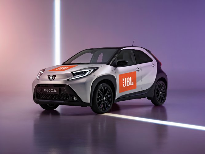 JBL Toyoty Aygo X #1