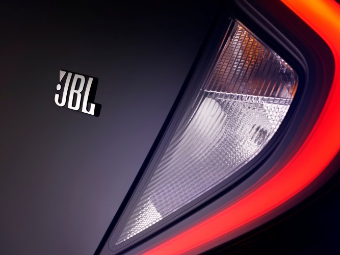 JBL Toyoty Aygo X #1